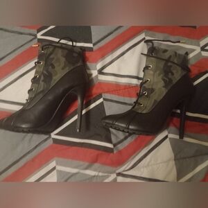 Shoedazzle military heels